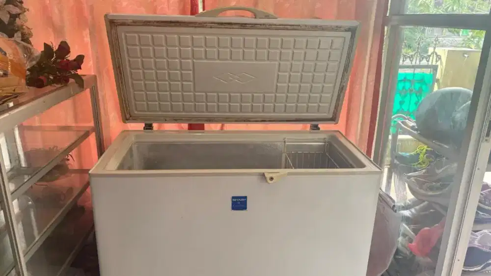 Sharp FRV-300 250 Liter