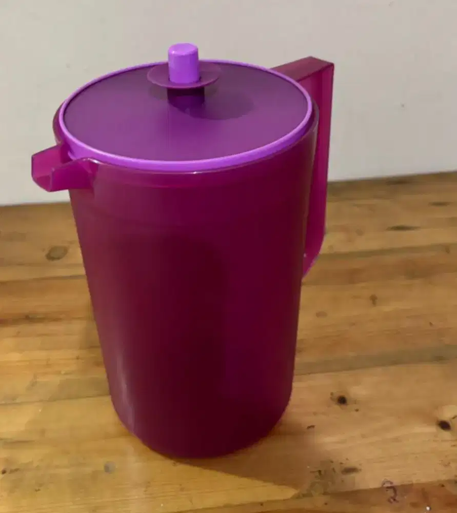 Teko air berbahan plastik tebal