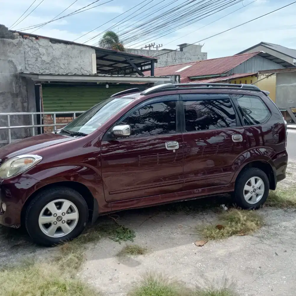 Di jual mobil avnza sngt bgus