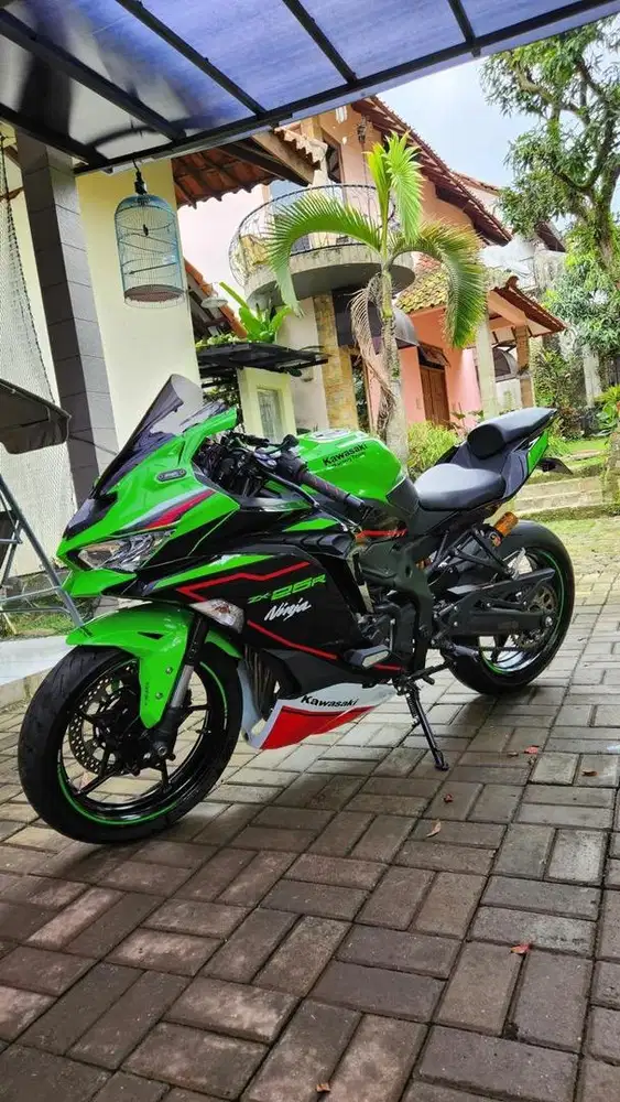 ZX 25 R th 2022 low KM 500+