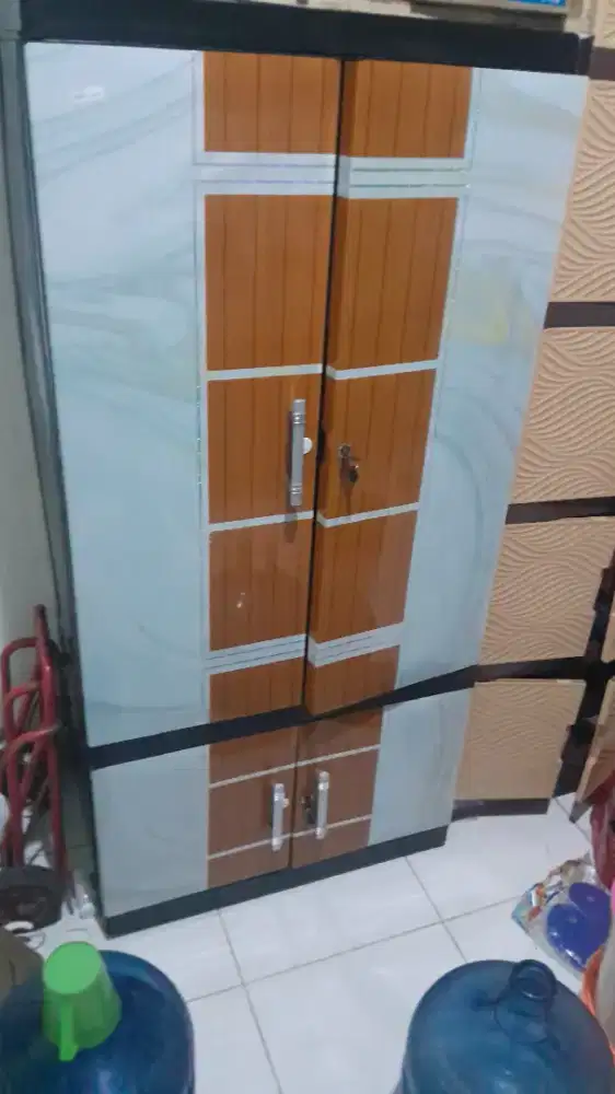 Lemari plastik Naiba