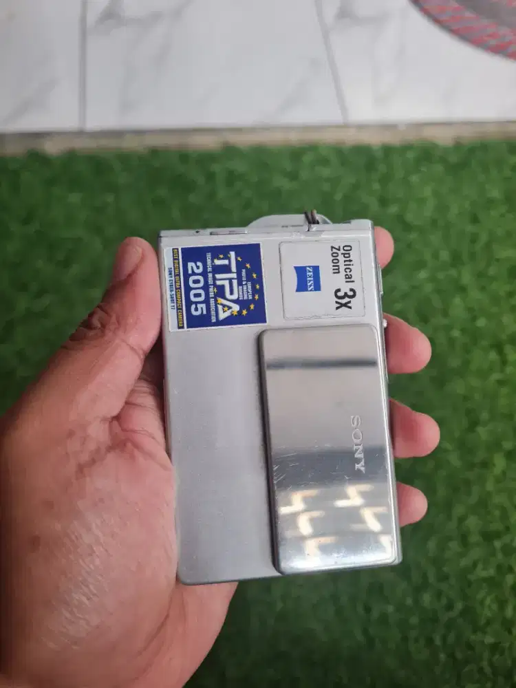 Sony CyberShoot DSC T7 lensa carl zeiss langka