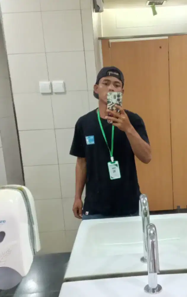 Saya mencari pekerjaan sebagai kernet truck ban 6