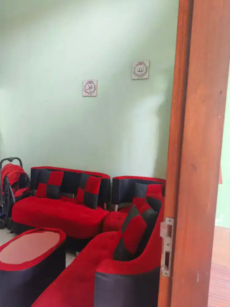 Sofa 221, meja & bantal