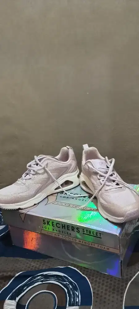 Sepatu Skechers ORI fullset ada boxny minat chat