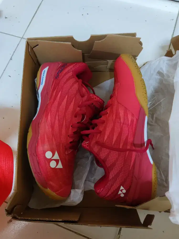 Sepatu Yonex Aerus X2