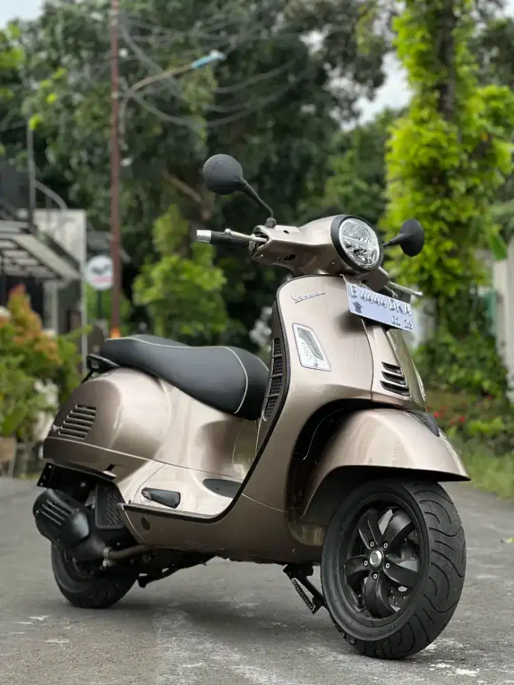 ( KM 400 Perak ) Vespa GTS 150 2022 Bronze Antico Limited ( GTS GTV )