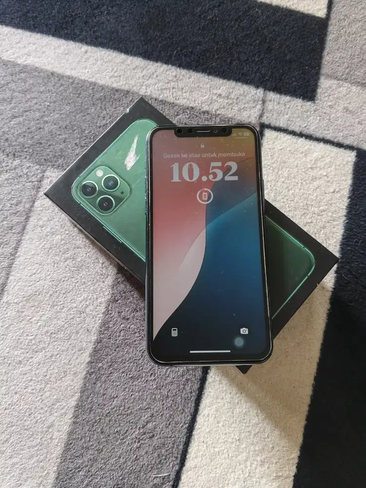 Iphone 11 pro green army