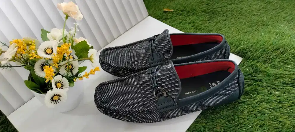 Sepatu kerja laki laki