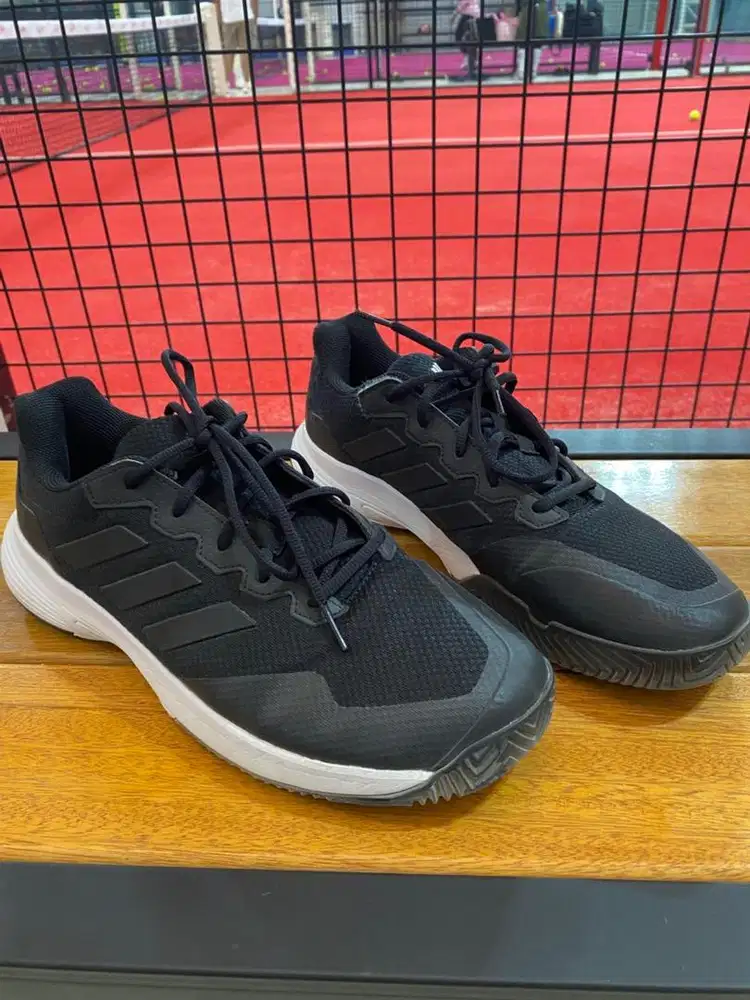 Sepatu Tennis / Padel