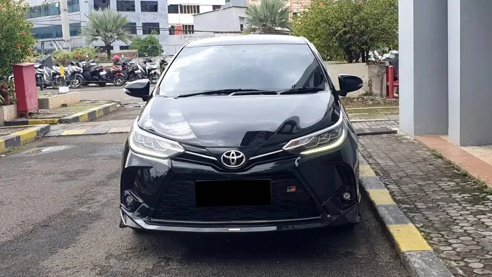 Toyota Yaris 1.5 S GR Sport CVT Facelift 2023 Gress Like New Low Km