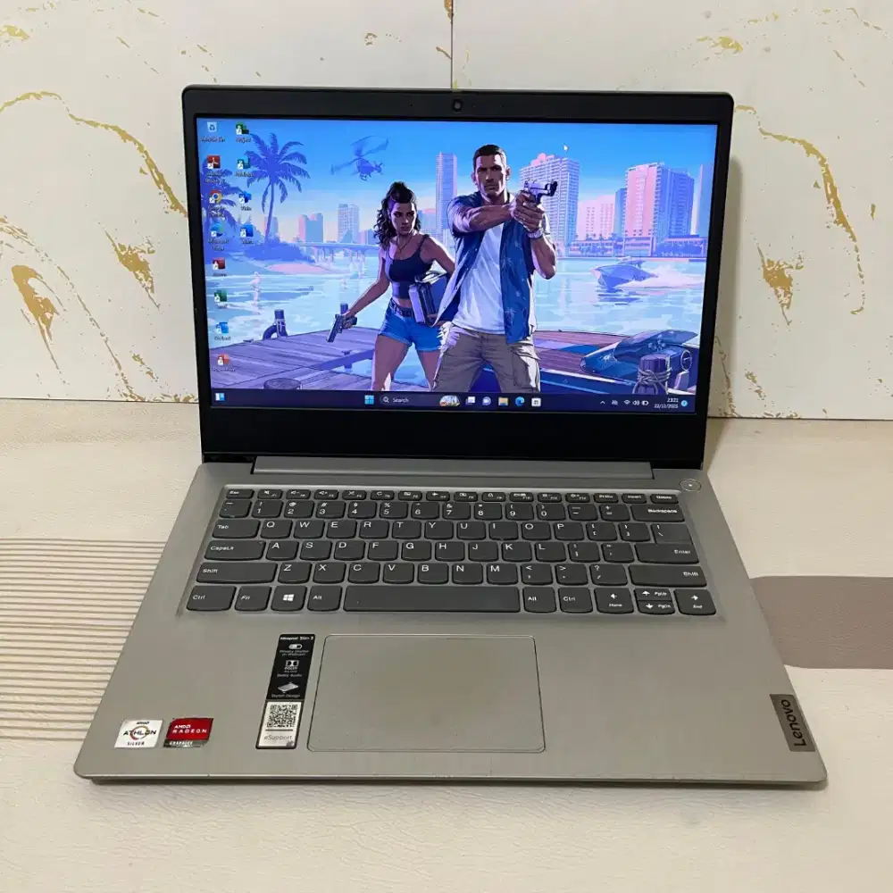 Lenovo Slim 3 (81W0)
