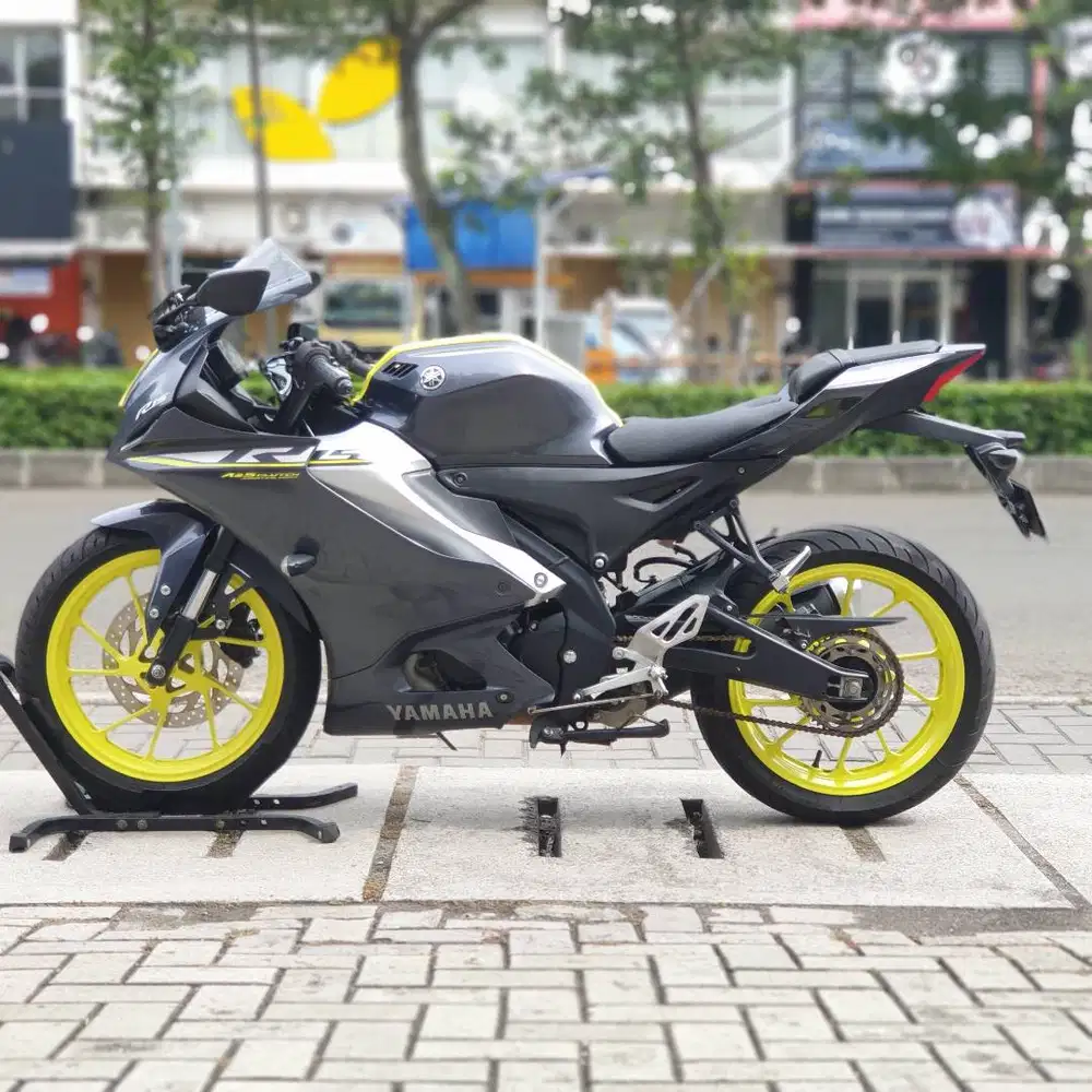 YAMAHA YZF R15 V4 GREY 2023 KM LOW PAJAK PANJANG SUPER GRESS