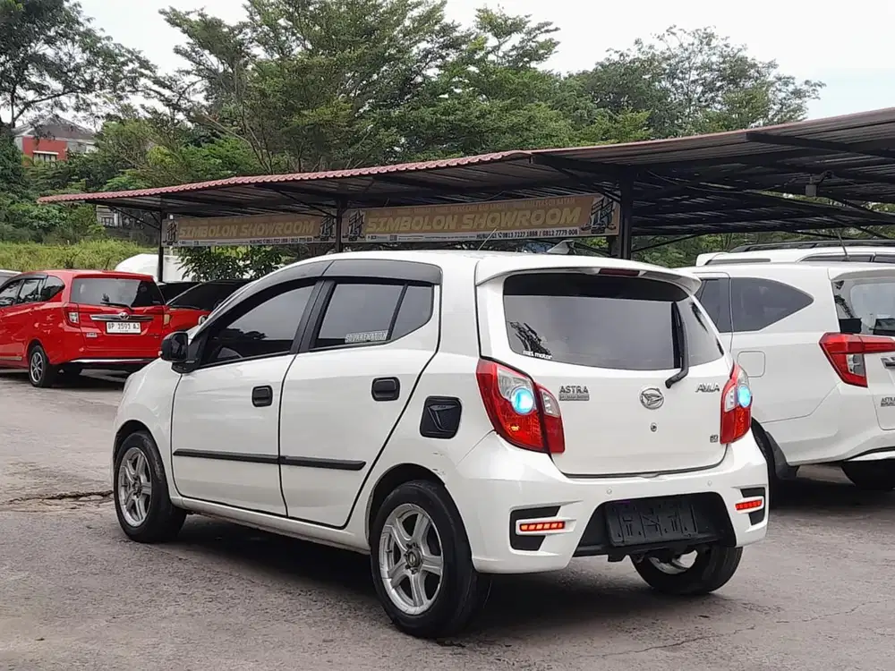 DAIHATSU AYLA X AUTOMETIC PAJAK HIDUP STNK BPKB LENGKAP TANGAN 1