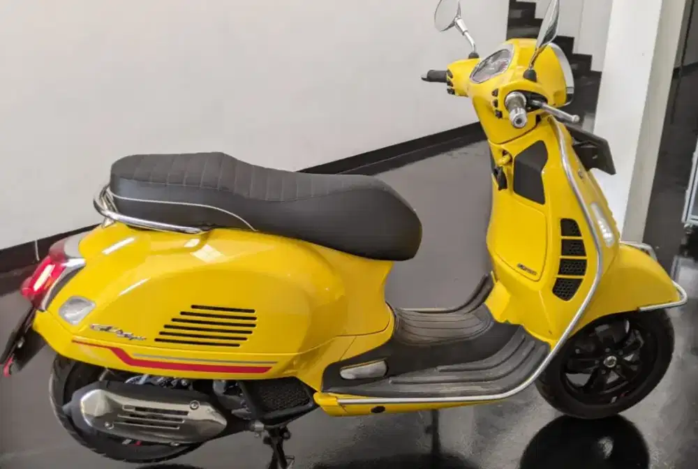 EXCLUSIVE YELLOW VESMAT VESPA MATIC GTS IGET 150 ABS WARNA KUNING