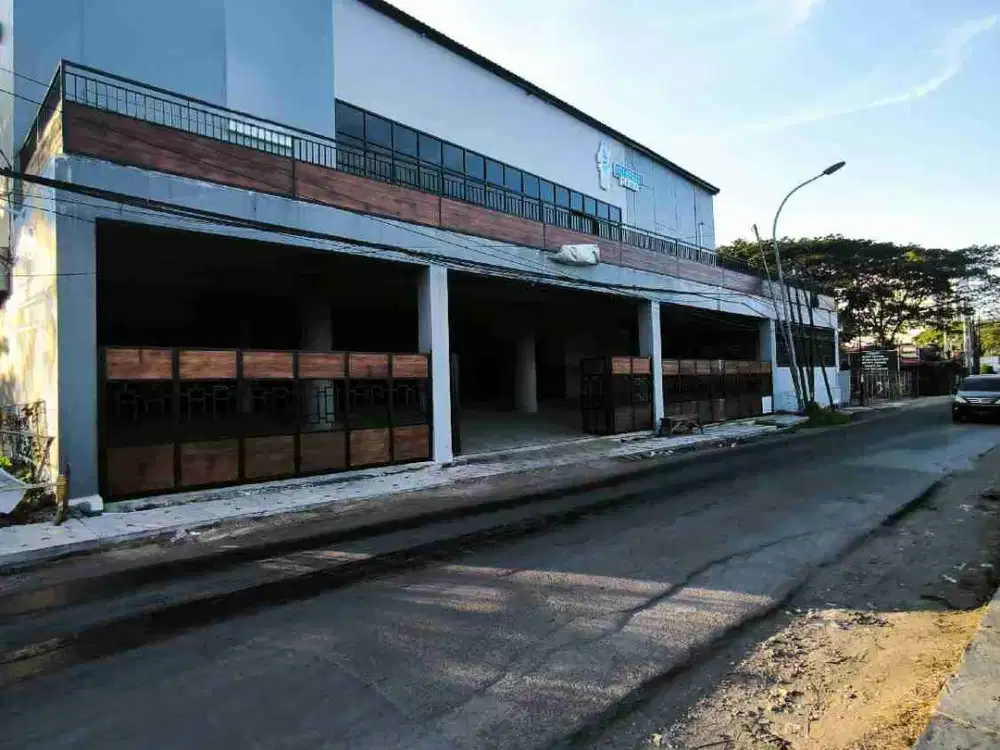 DISEWAKAN BANGUNAN BARU GRESS RUANGAN SERBAGUNA/HALL JALAN RAYA JELIDRO KOMERSIAL AREA SURABAYA BARAT