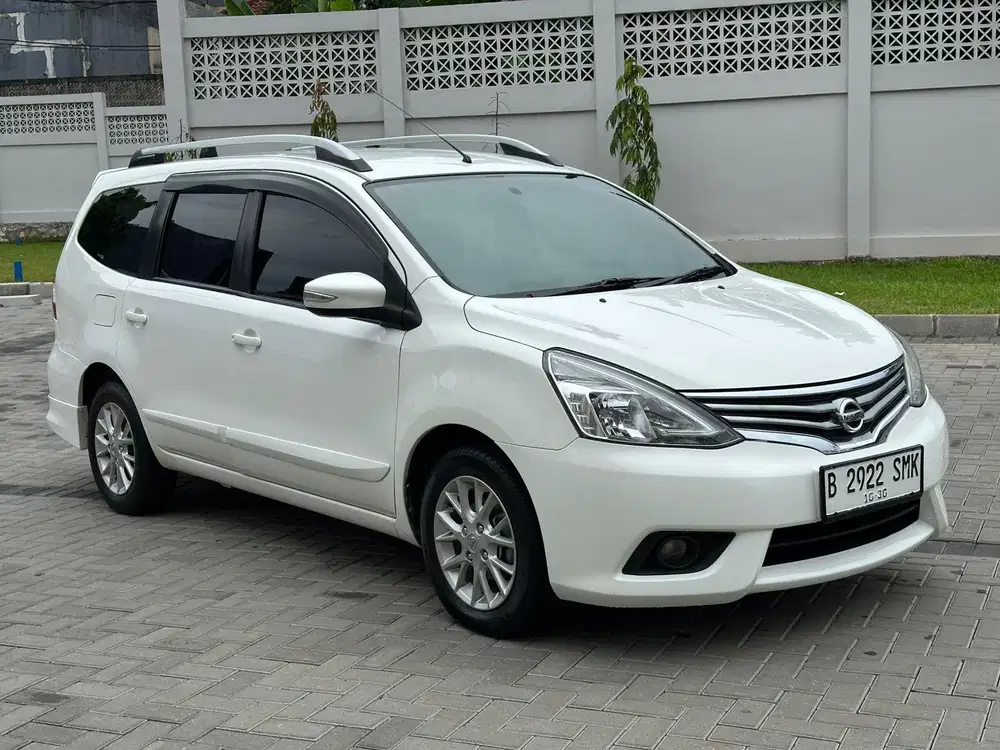 LIVINA XV AT 2013 PUTIH KM 53RB