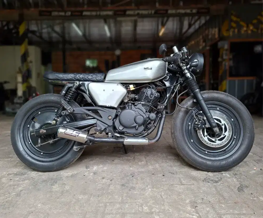 Pulsar 180cc Custom Brat Caferacer ISTIMEWAH