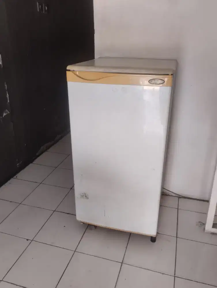 Kulkas 1 Pintu Sanyo 150 Liter (2nd)