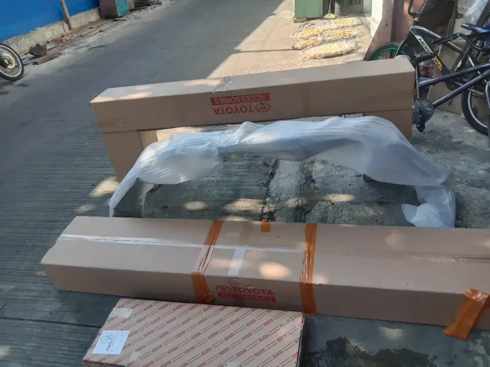 Bodykit innova facelift 2022 komplit original toyota