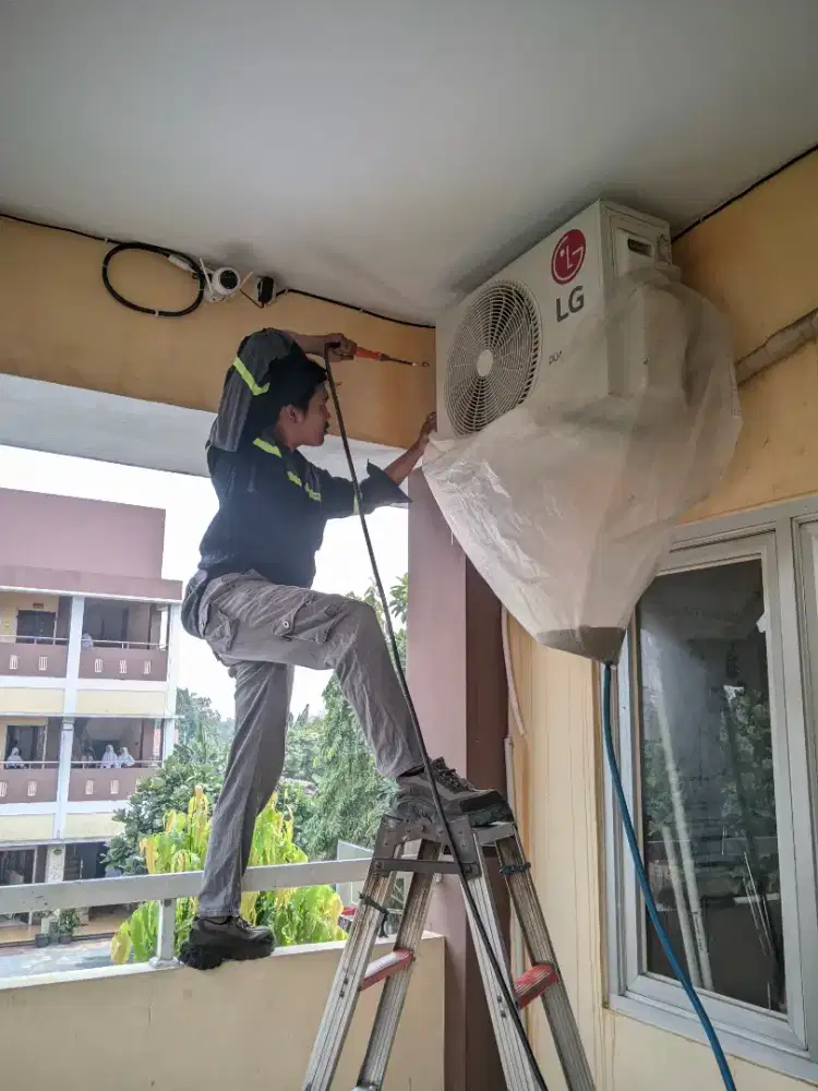 QueenTeknik : Menerima jasa service ac