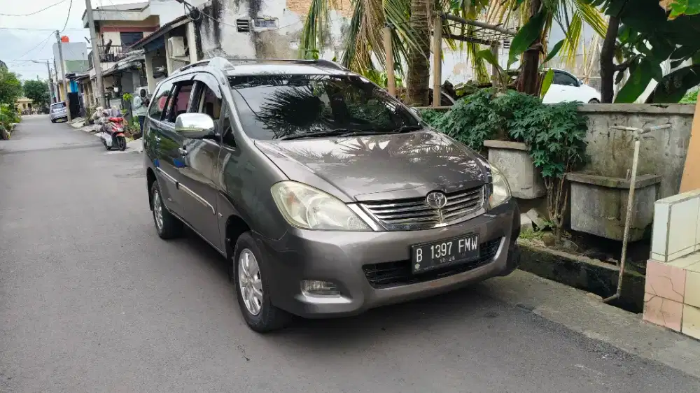 Kijang Innova manual 2010 milik sendiri