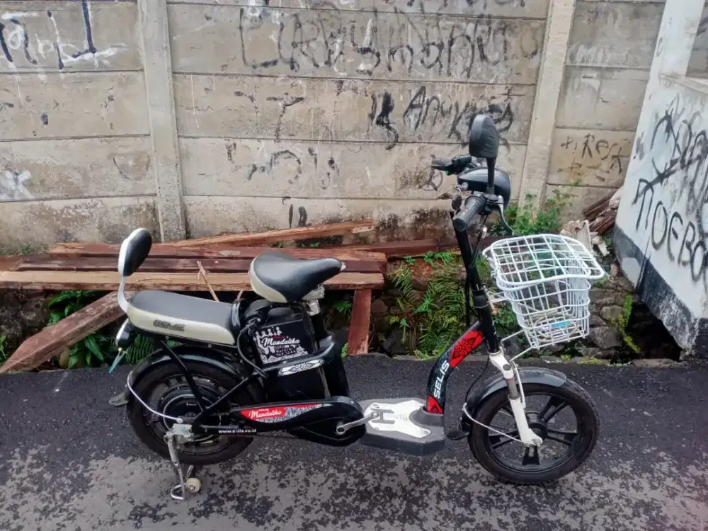 SEPEDA LISTRIK SELIS SIAP PAKAI LANGSUNG TT HP BISA