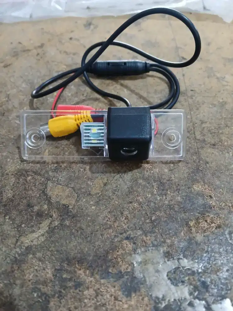 Kamera mundur mobil oem innova fortuner lama