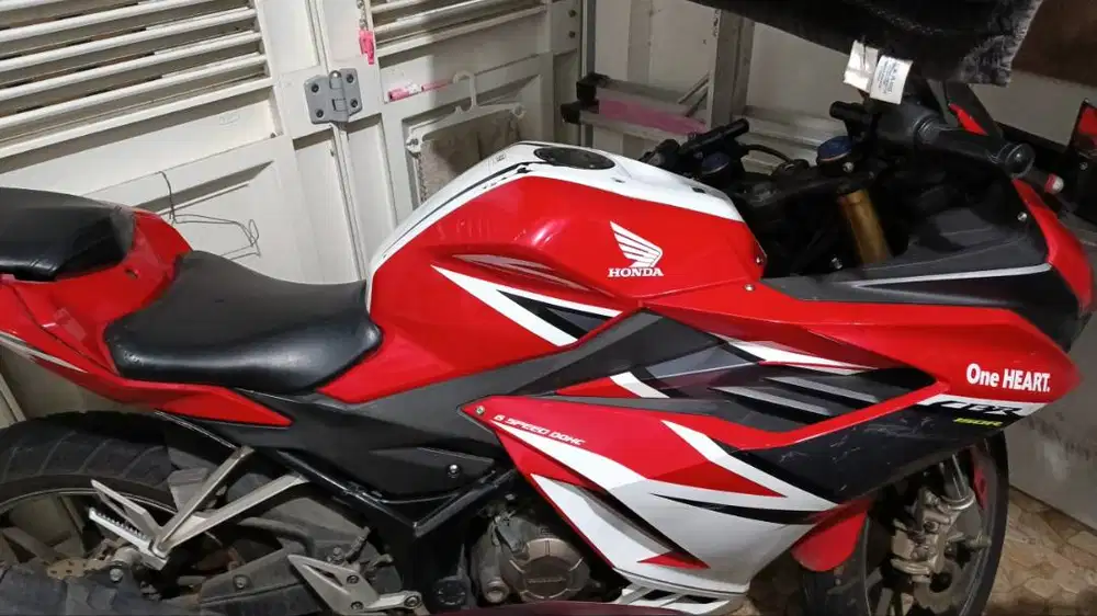 Honda CBR 150 cc tahun 2022