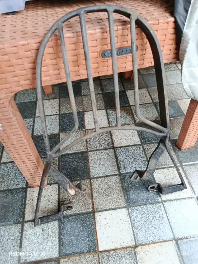 Breket box Nmax model lama