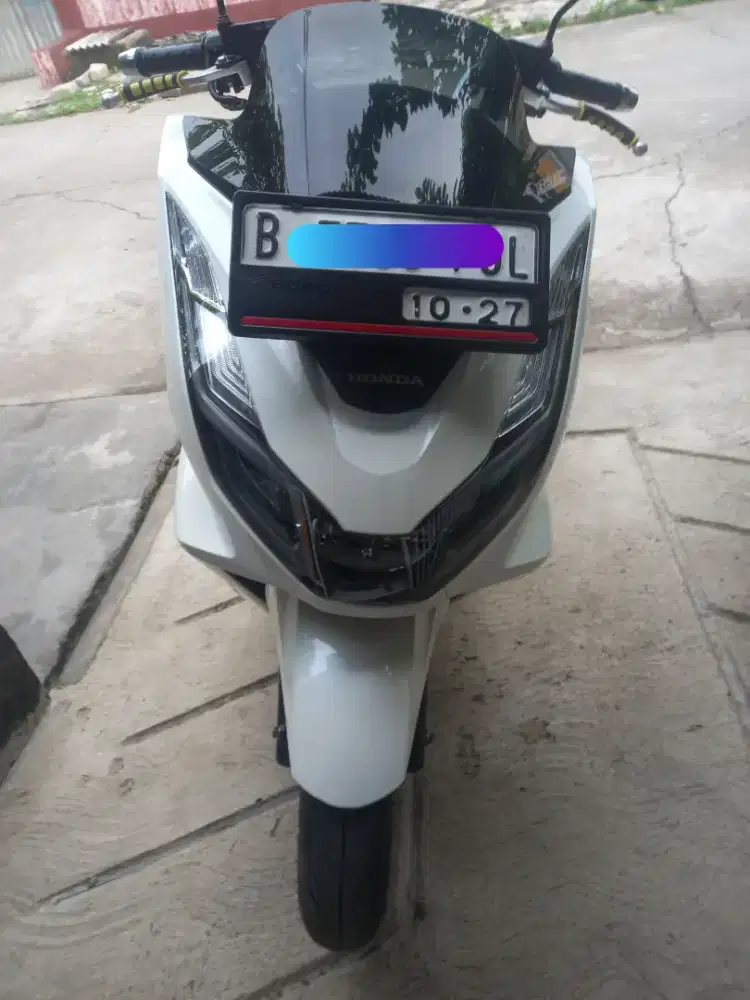 Honda pcx ABS putih metalic