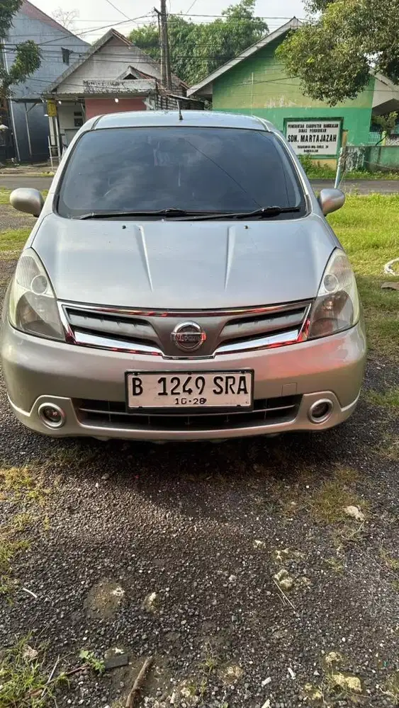 Nissan Grand livina 2012 Automatic