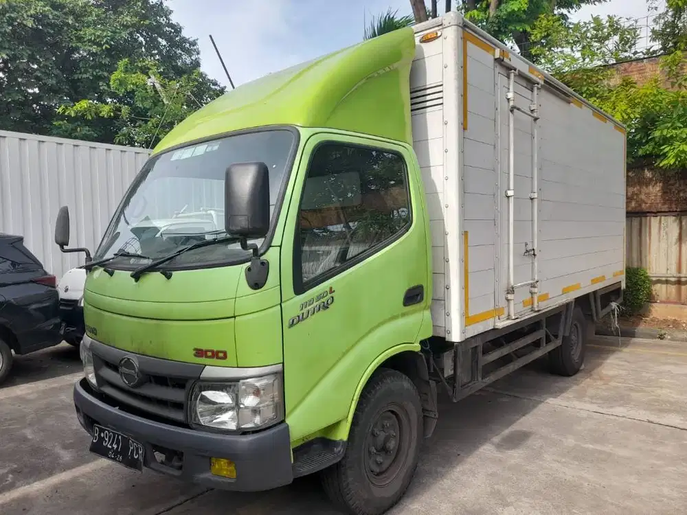 Hino Dutro 110SDL 300 Box