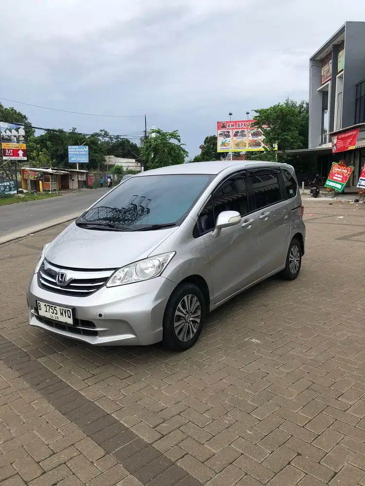 HONDA FREED PSD 1.5 THN 2013
