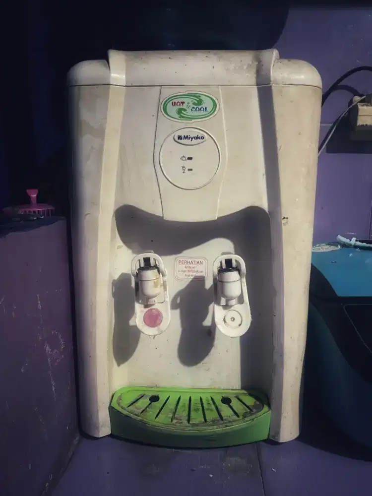 DISPENSER MIYAKO HOT & COOL PANAS-DINGIN