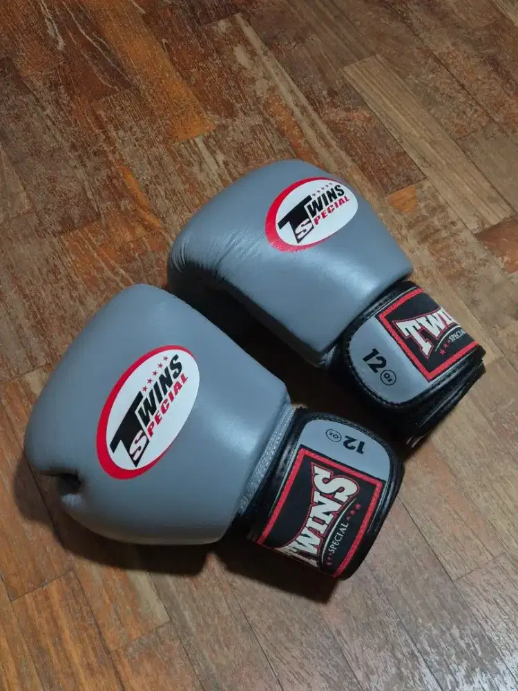 Twin Special Boxing Gloves Sarung Tinju 12oz