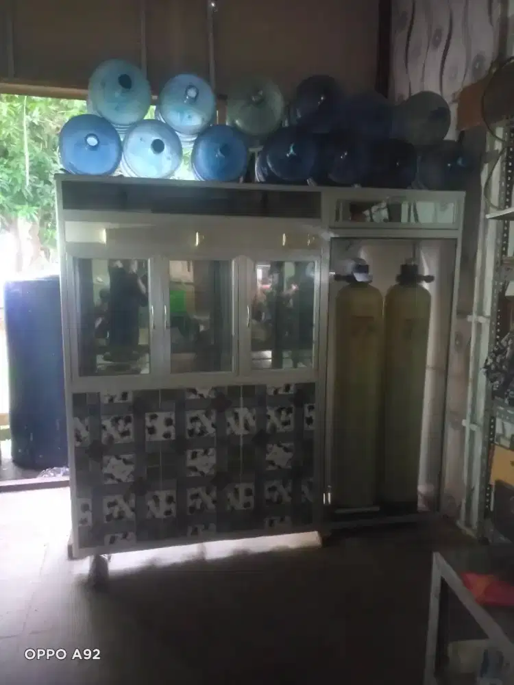 Depot isi ulang air galon