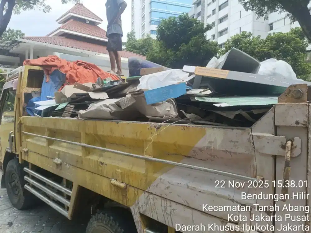 Jasa buang puing dan tanah