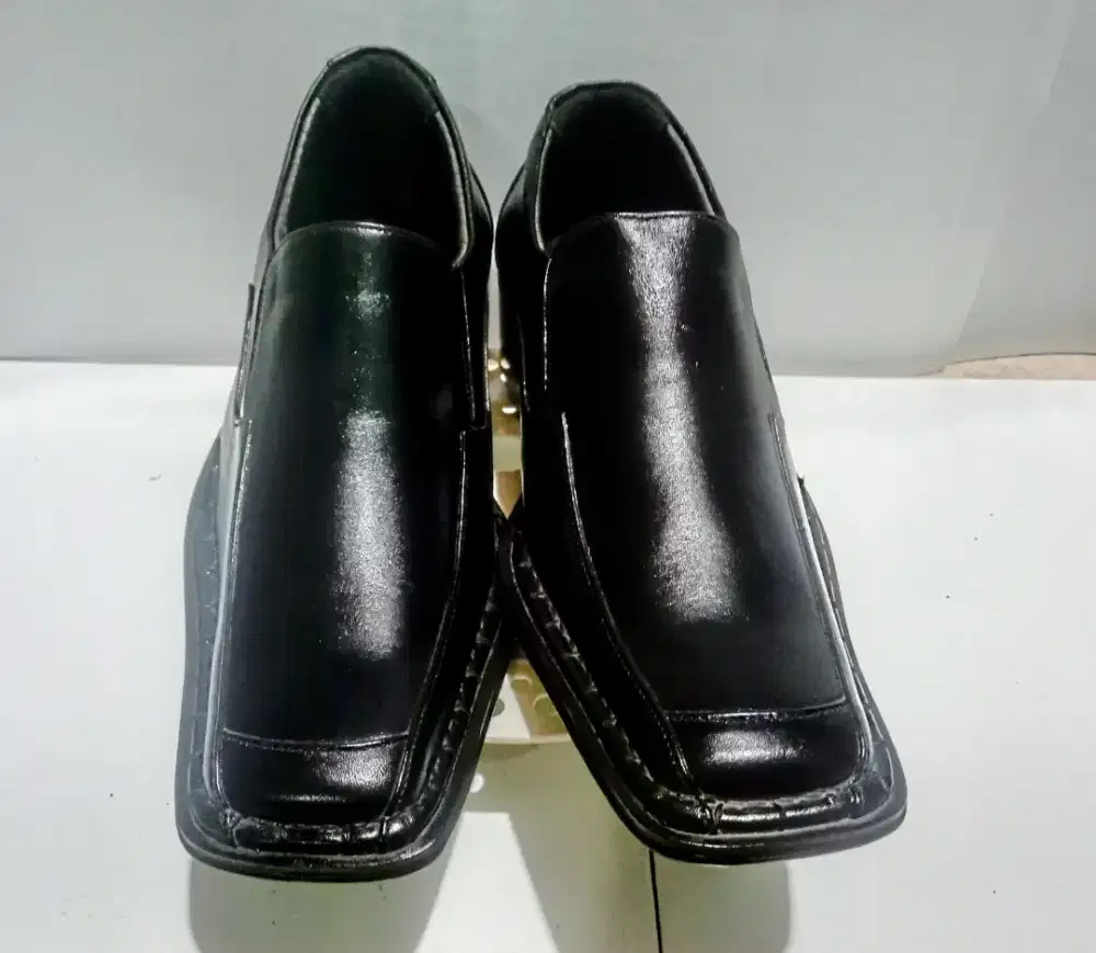 Shopee COD - Sepatu Pria Kulit Keren Import Original