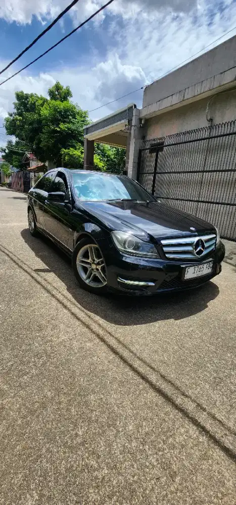 Mercedes benz C250 W204 Hitam Mulus, Terawat, Pemakain Sendiri,