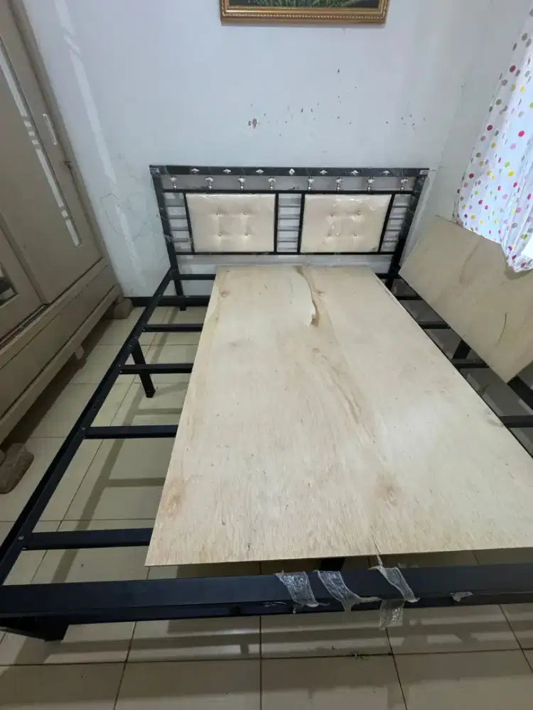 Dipan kasur besi 180 x 200