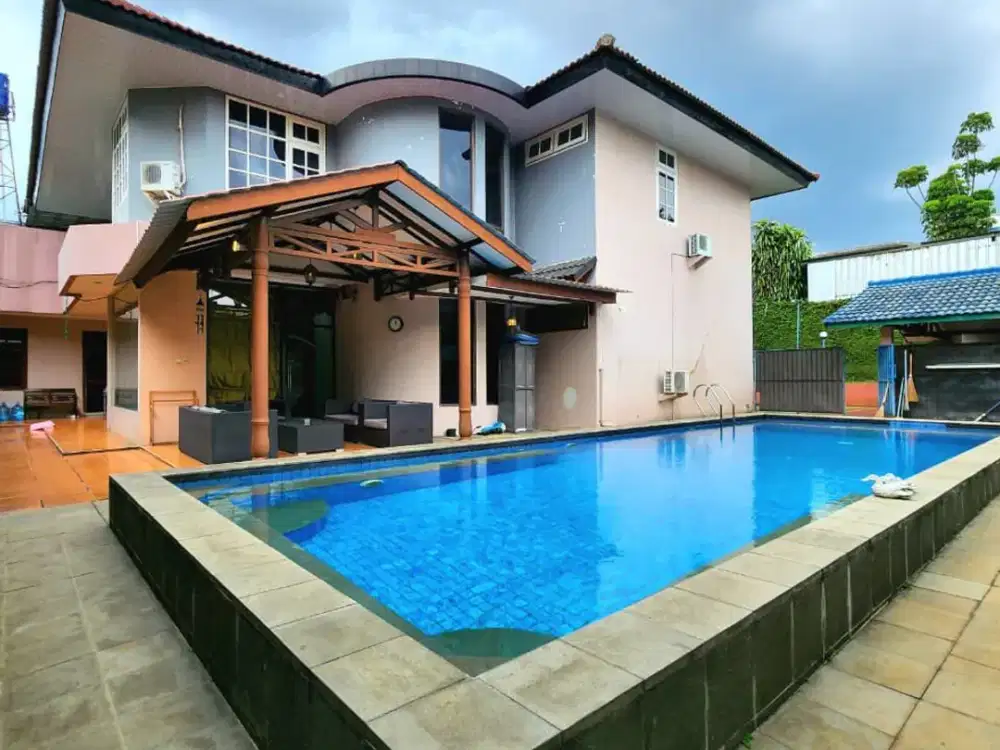 Rumah Modern Siap Huni Dalam Private Townhouse – Lokasi Premium Cipete Jakarta Selatan | LT 899 m² | Kolam Renang
