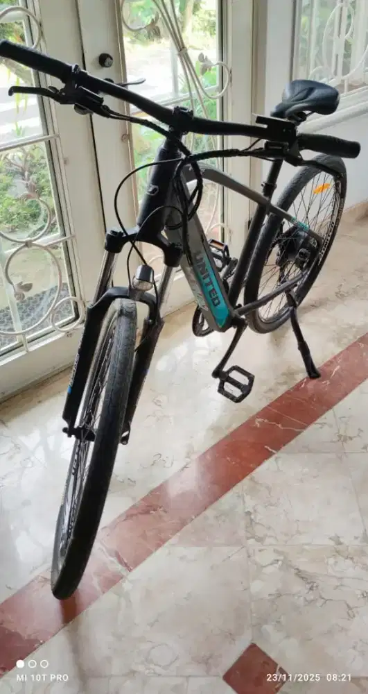 Sepeda listrik United geneva