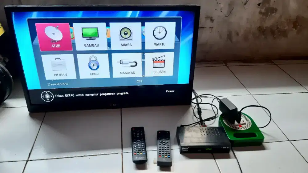 TV LED LG 29 Inch + remote + Adaptor.