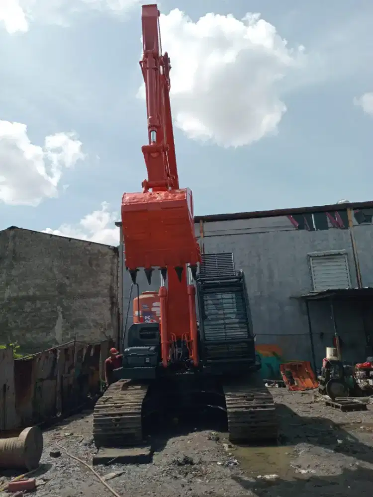Excavator ZX210F-5G th 2015 harga 600jt NEGO