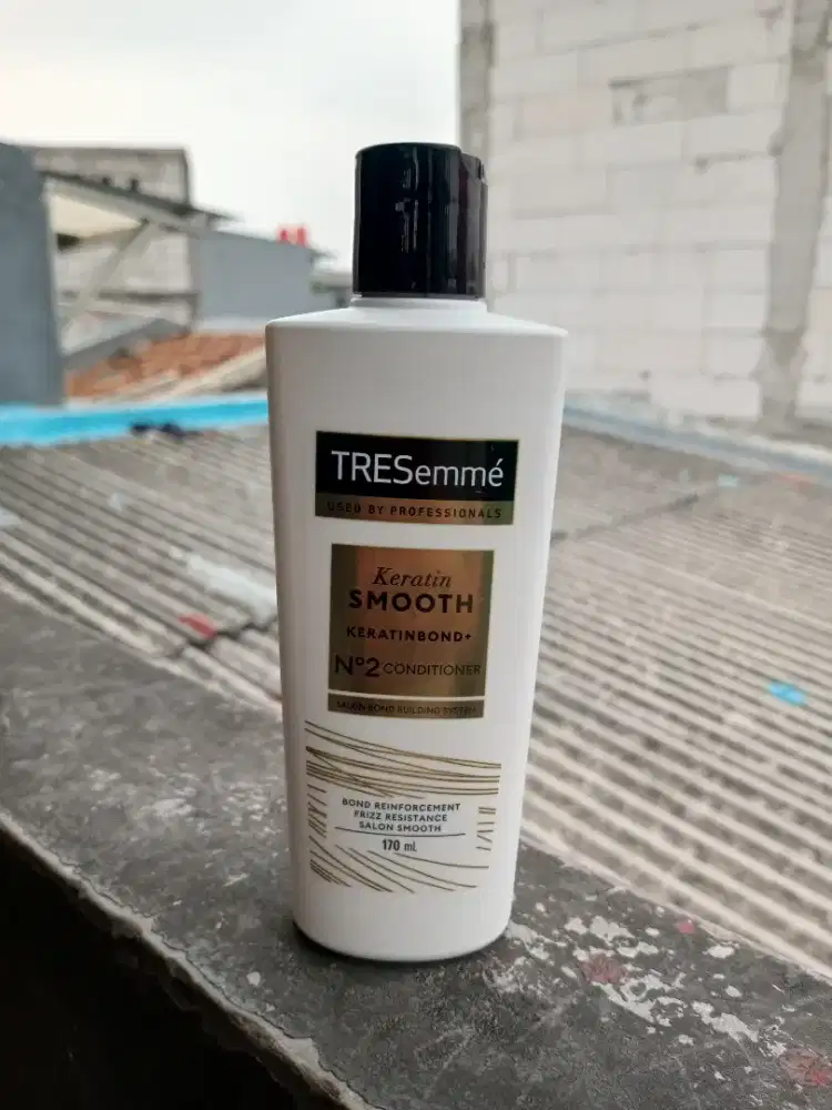 TRESemmé Keratin Smooth KeratinBond+Conditioner No 2 – 170 ml HSC 2025