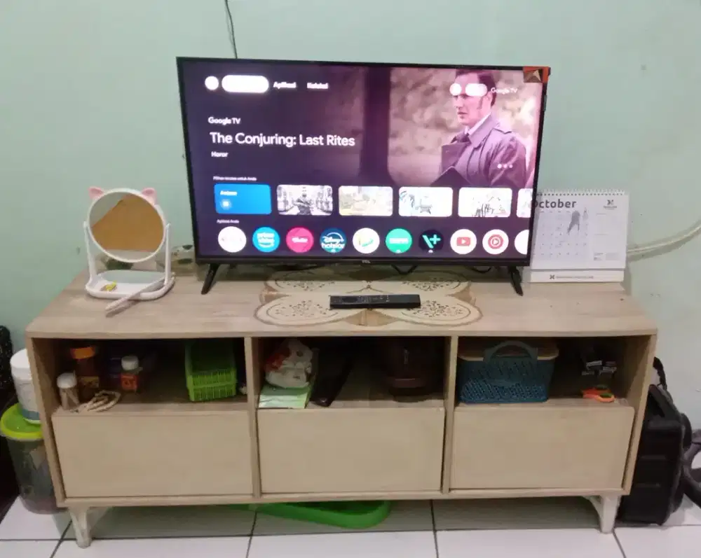 Satset Elektronik tv smart andoit tcl 32 in plus meja tv kayu