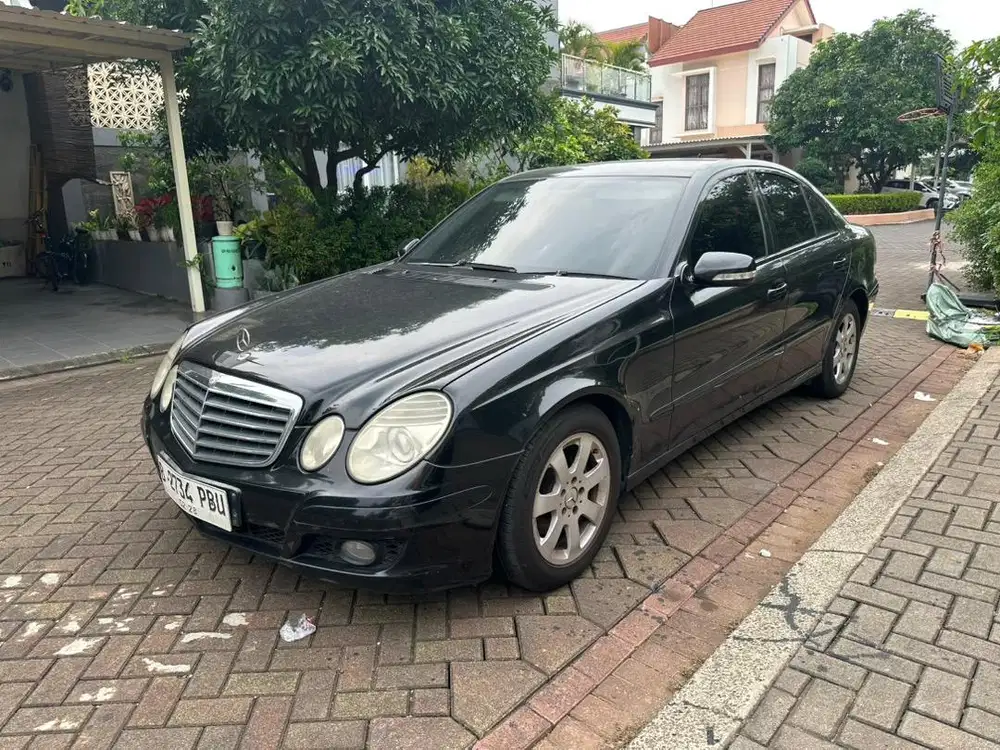 Dijual E200 2008