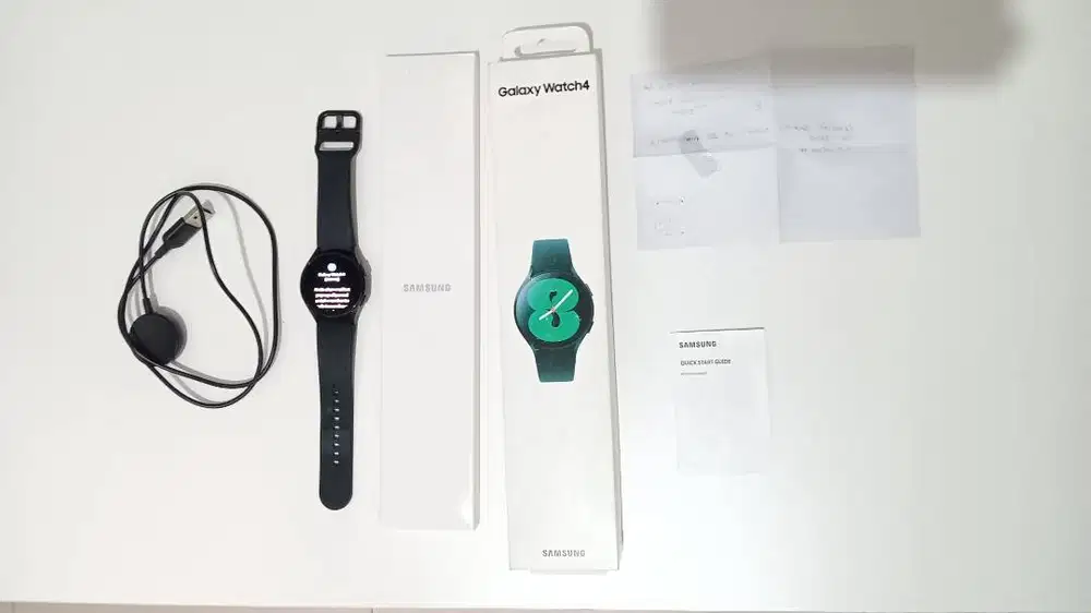 Smartwatch Samsung Galaxy Watch 4 Like New Fullset dan Siap Pakai