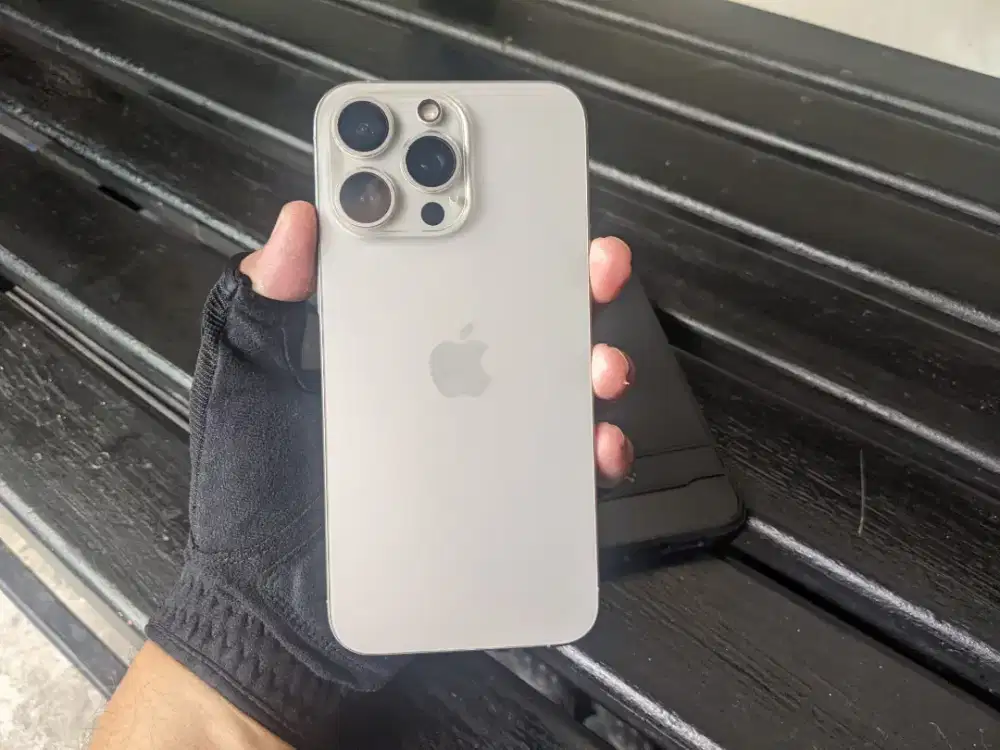 iPhone 15 Pro Max Batangan